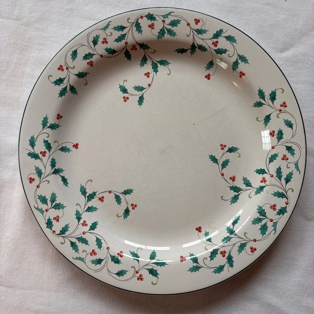 Ming Pao Holly Lace Christmas Dinner Plates Set of 4 Holly‎ Berry China 10.5 in